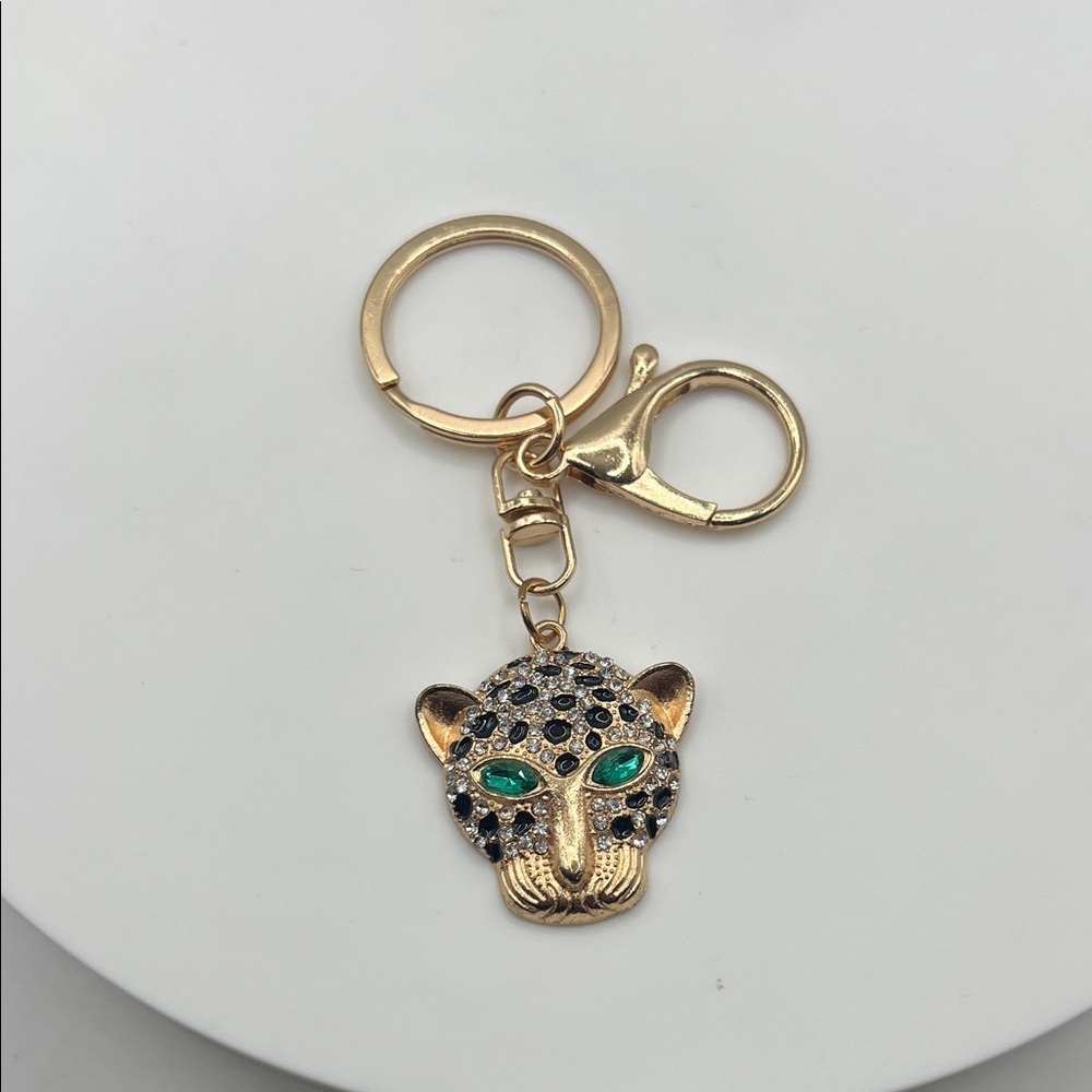 594 Elegant Gold Panther Keychain